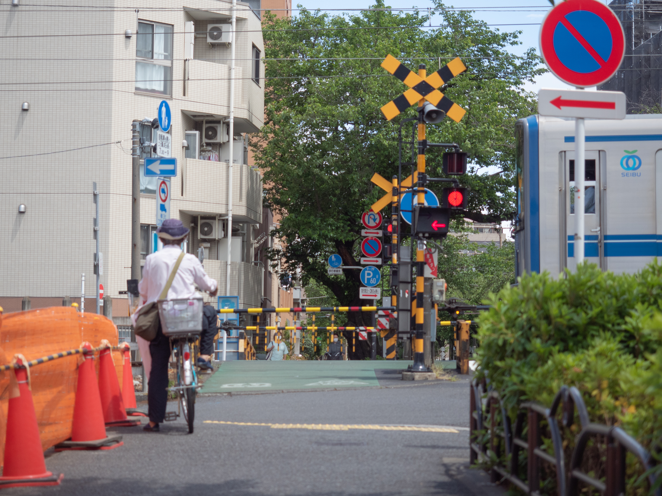 写真集「新井薬師前第2号踏切」 Project Metropolitan Archives 写真集「新井薬師前第2号踏切」 Project Metropolitan Archives
